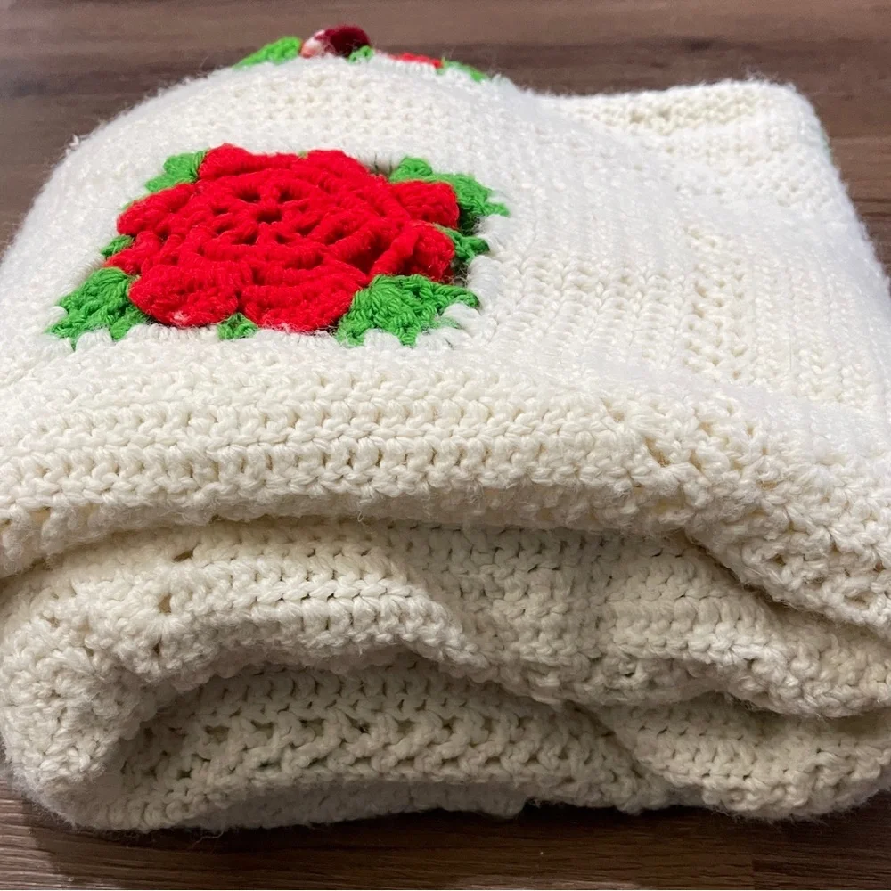Crocheted Afghan Throw Blanket 3D Red Roses Granny Squares 51” X 52”